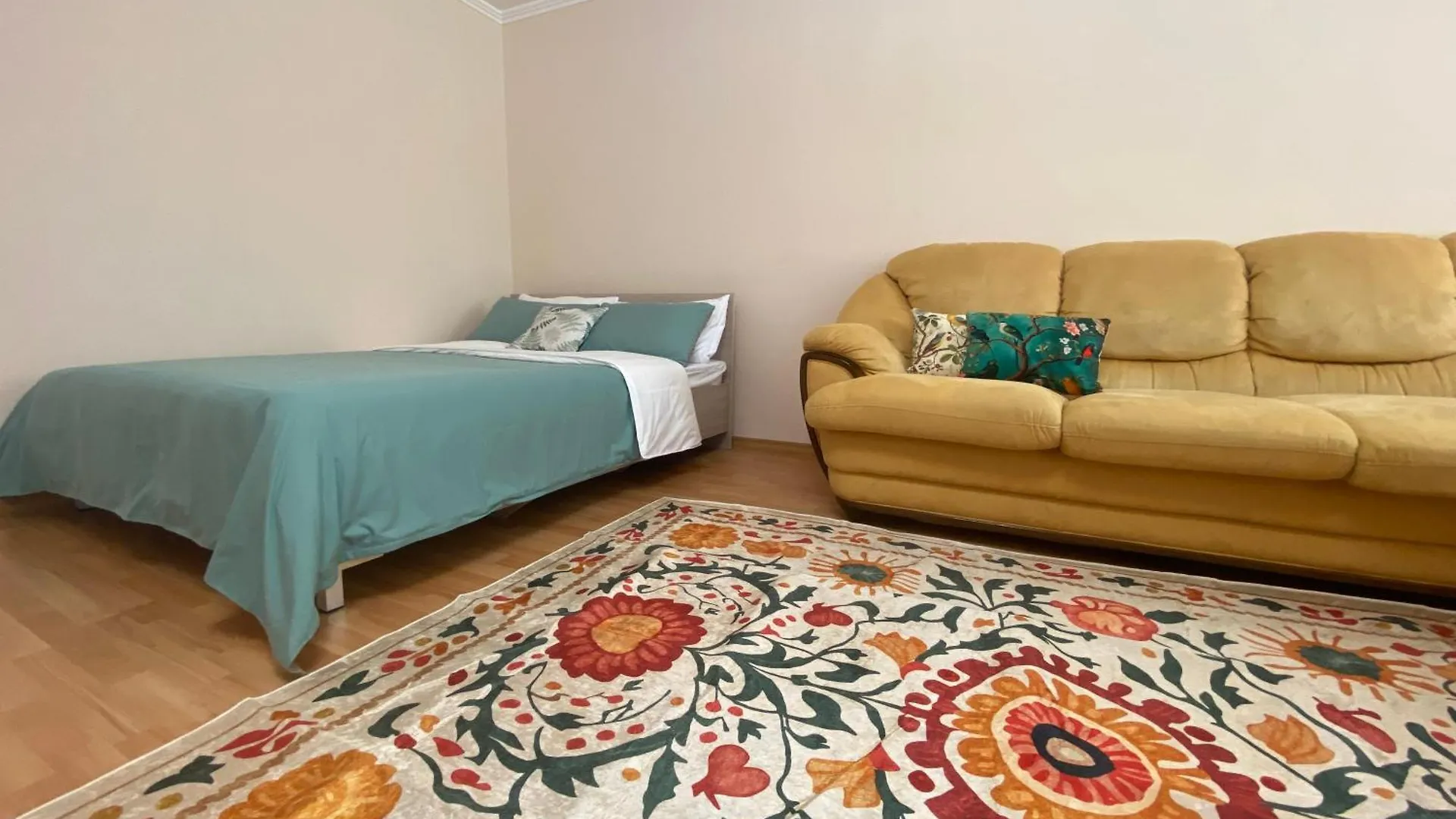 Apartment Ferienwohnung 3Х Комнатная На Желтоксан Almaty Kasachstan